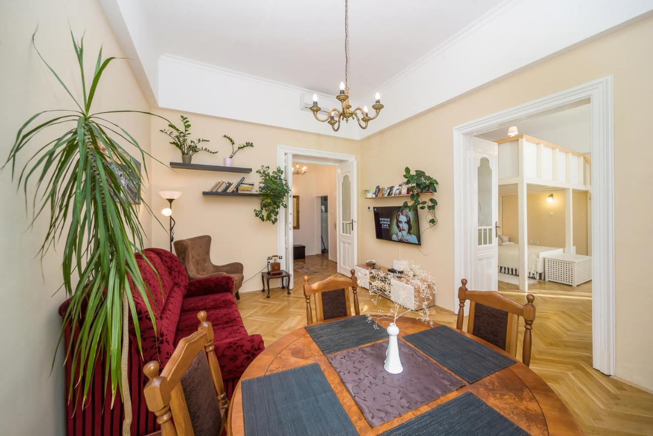 Vintage Apartment Beci Exterior foto